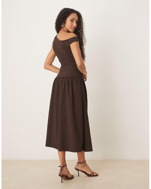 ASOS Midi Jurk Met Rechte Hals En Getailleerde Pasvorm in het Natural