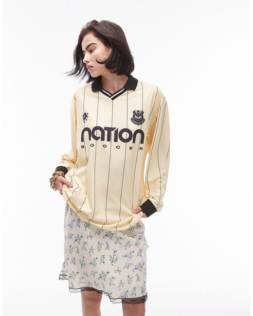 Polo a maniche lunghe limone stile maglia da calcio con grafica "nation soccer" di TOPSHOP in White