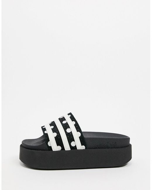 Sandalias con plataforma en adilette Adidas Originals de color Black
