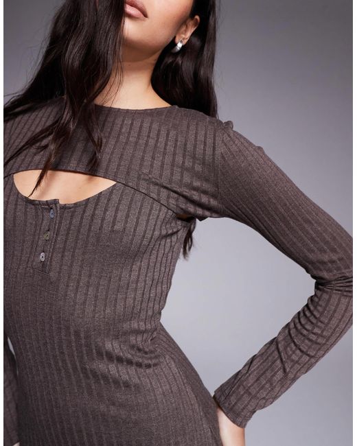 Robe longue côtelée à manches longues et encolure dégagée boutonnée avec gilet - chocolat ASOS en coloris Brown