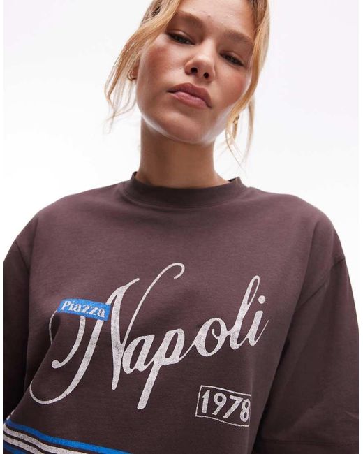 Top Extragrande Con Estampado Gráfico "Napoli" De TOPSHOP de color Red