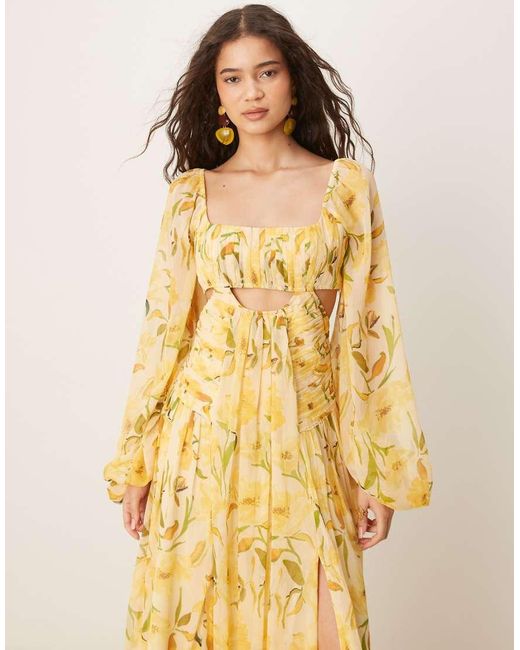 ASOS Maxi Jurk Met Lange Mouwen, Uitsnijdingen En Gerimpelde Rok En Bloemenprint in het Yellow