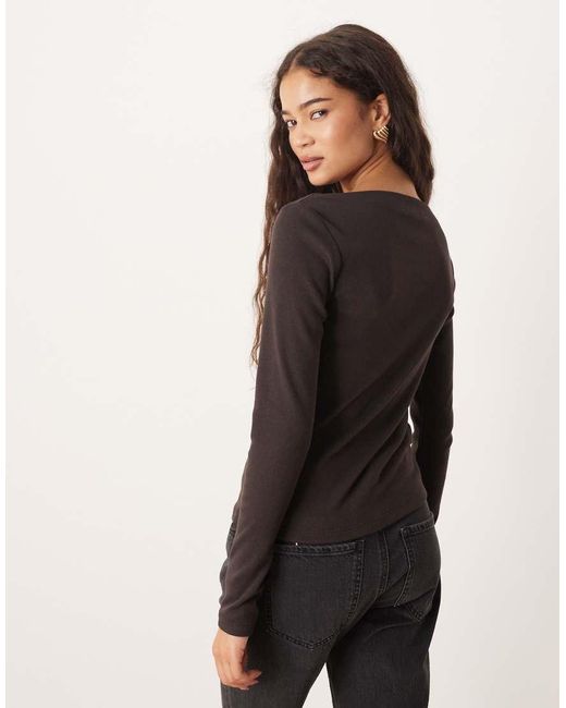 Mango Top Met Boothals En Lange Mouwen in het Brown