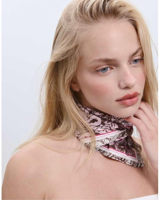 Foulard Pastello Con Stampa di Stradivarius in Pink