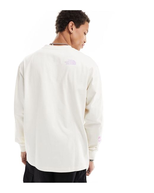 The North Face White Nse Graphic Chest Logo Long Sleeve T-shirts