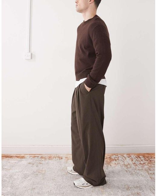 Pantalones De Sastre Marrones Extragrandes Con Raya Diplomática De Weekday de hombre de color Brown