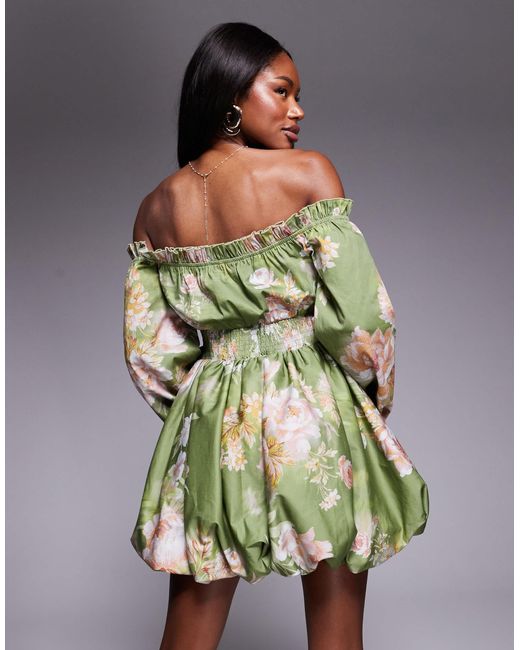 Robe courte à encolure bardot, à fleurs avec manches blouson et ourlet boule - pistache ASOS en coloris Green