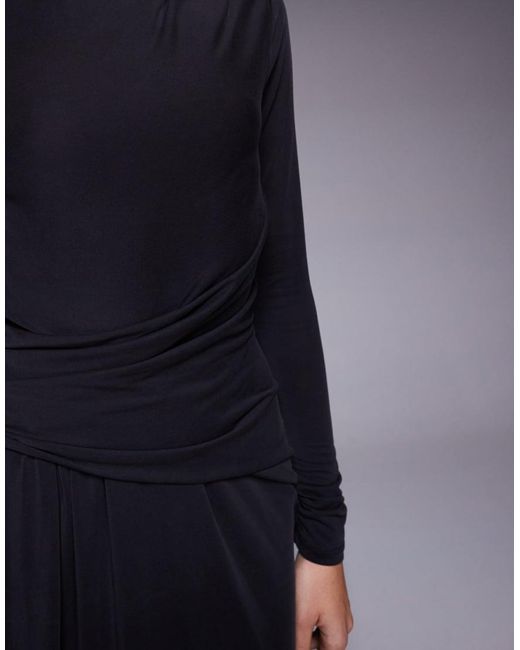Modest di ASOS in Blue
