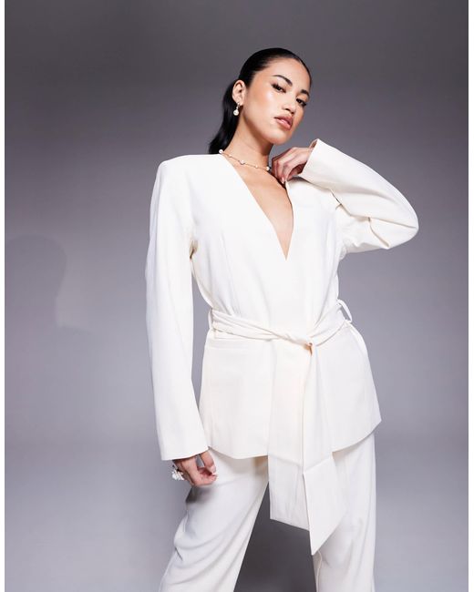 Blazer d'ensemble sans col avec liens noués à la taille - babeurre ASOS en coloris Natural