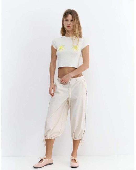 Pull&Bear White Floral Graphic T-Shirt