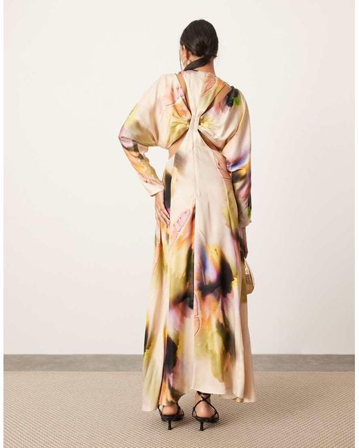 Vestido Largo Rosa Estampado Con Mangas Murciélago Y Detalle De Aberturas De Satén De ASOS de color Natural