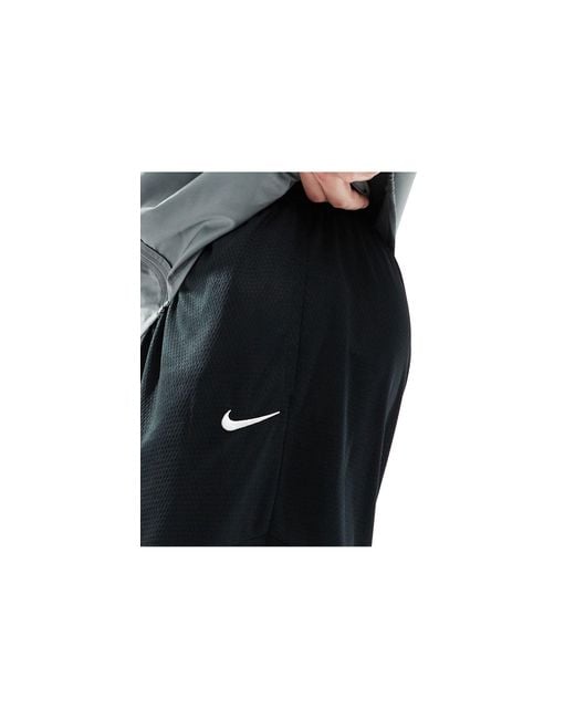 Nike Basketball Black Icon 11in Swoosh Logo Shorts for men