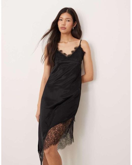 ASOS Maxi-Jurk Van Satijn Met Asymmetrische Zoom En Kanten Rand in het Black