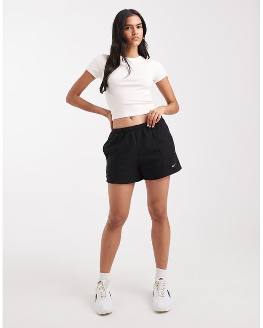 Chill di Nike in White