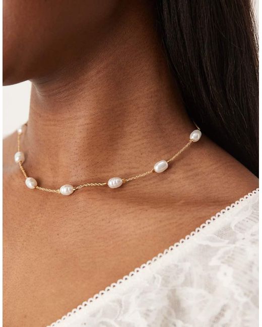 Collana Corta Con Perle Sintetiche Di Diverse Misure di ASOS in Brown
