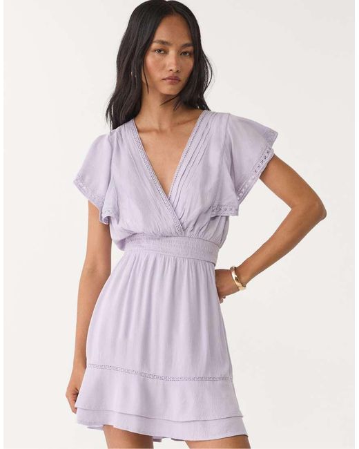 Stradivarius Korte Jurk Met Ruches in het Purple