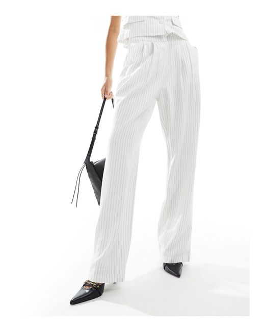 Pantalon d'ensemble droit aspect lin à fines rayures 4th & Reckless en coloris White