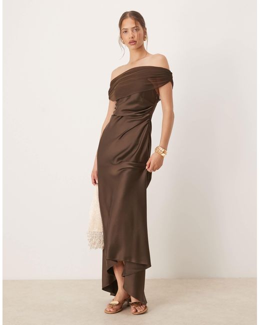 Robe longueur mollet en satin et tulle à épaules dénudées - chocolat Six Stories en coloris Natural