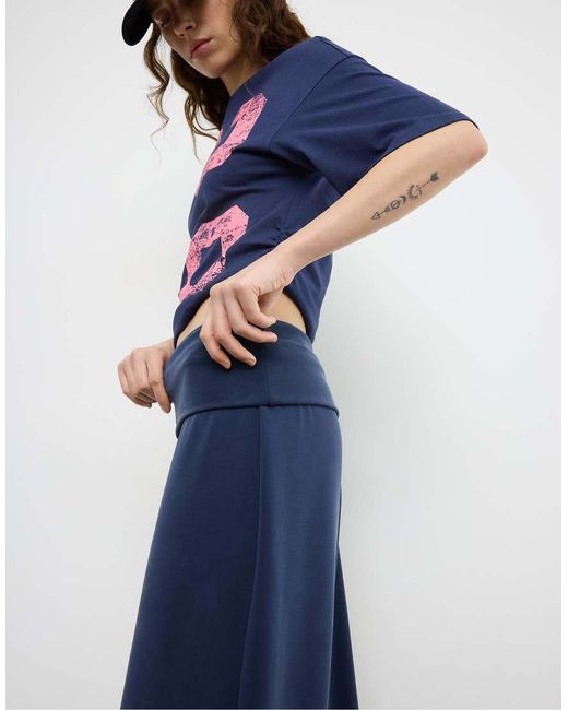 Joggers A Palloncino Morbidi Al Tatto Blu Scuro Con Risvolto di Stradivarius in Blue
