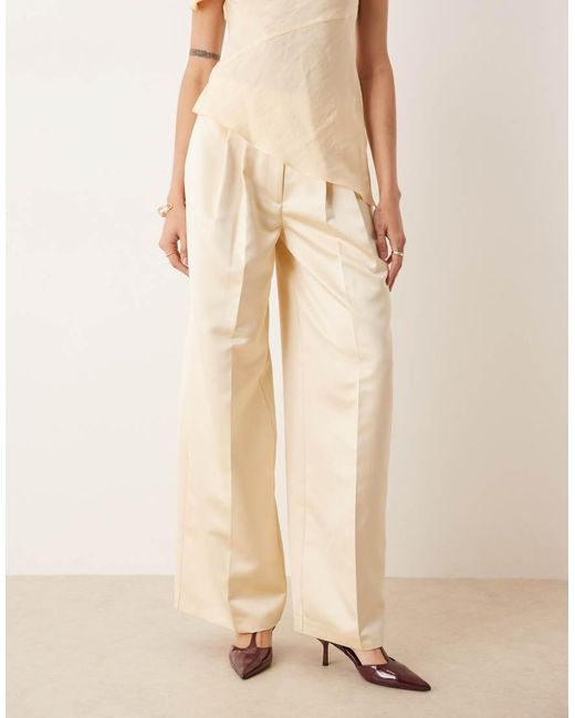 Pantalones De Sastre Blanco Marfil De Pernera Ancha Con Detalle De Pinzas De Satén De Asos Design Tall ASOS de color Natural