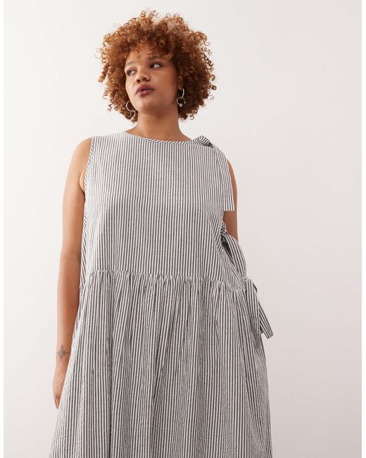 Collusion Gray Plus – gestreiftes midikleid