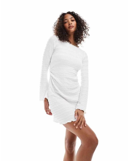 Pull&Bear Mini Jurk Met Lange Mouwen En Textuur in het White