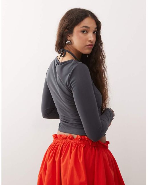 Top Con Diseño De Doble Capa Fruncido De Cuello Halter De ASOS de color Red