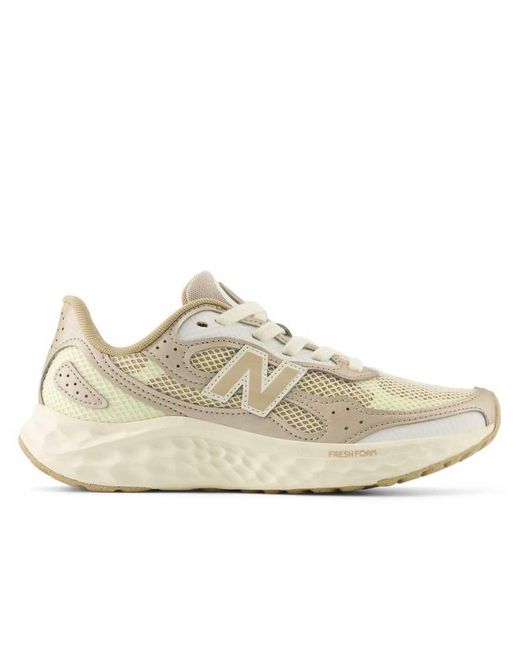 Fresh Foam Arishi V4 Tiralux di New Balance in Natural