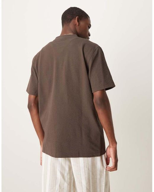 Mango Brown Regular Fit Seersucker T-Shirt for men