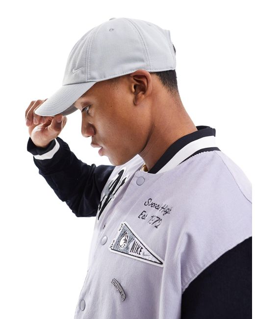 Club - casquette à logo swoosh métallisé Nike pour homme en coloris White