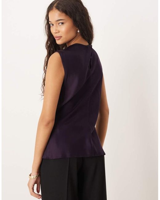 Mango Hoogsluitende Gedrapeerde Mouwloze Top Met Satijnlook in het Purple