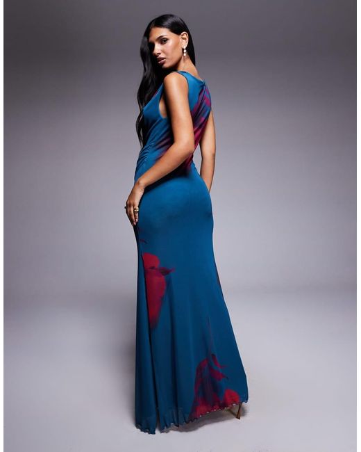 Vestito Lungo A Strati Morbido Con Scollo Ad Anello Verde E Rosso Con Stampa A Fiori di ASOS in Blue