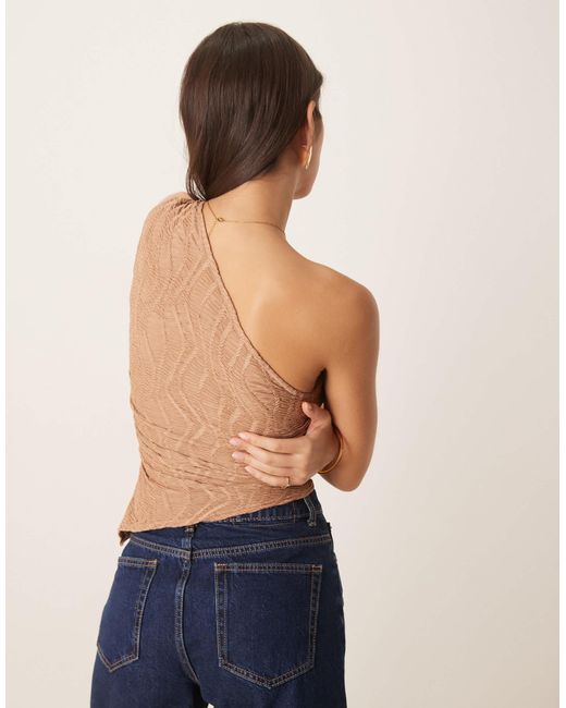 Top asymétrique en tissu texturé à ourlet asymétrique avec fronces - taupe ASOS en coloris Blue