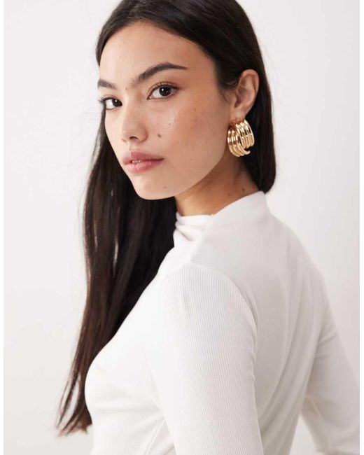 Top Accollato A Maniche Lunghe A Coste di Nobody's Child in White