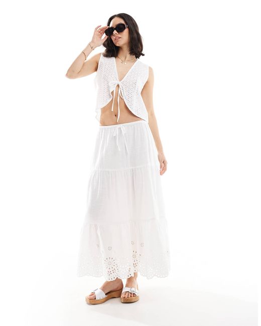 Wednesday's Girl White – gestuftes midaxi-kleid
