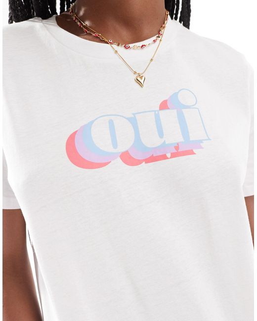 Camiseta blanca con texto "oui" French Connection de color Blue