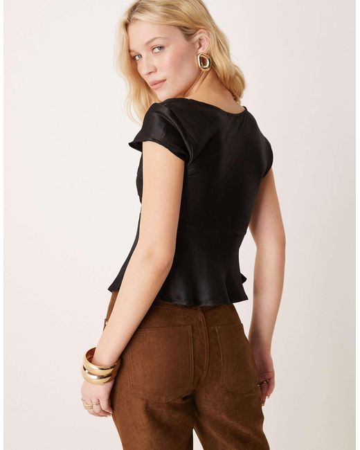 ASOS Black – bluse aus em satin mit breitem, eckigem ausschnitt
