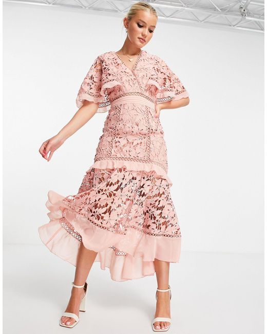 ASOS Kanten Midi-jurk Met Capemouwen En Peplumzoom in het Pink
