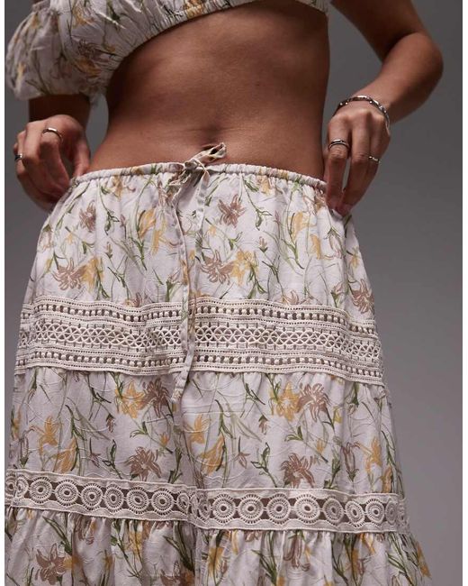 Falda Larga Escalonada De Estilo Boho Con Estampado Floral De (Parte De Un Conjunto) emory park de color Brown