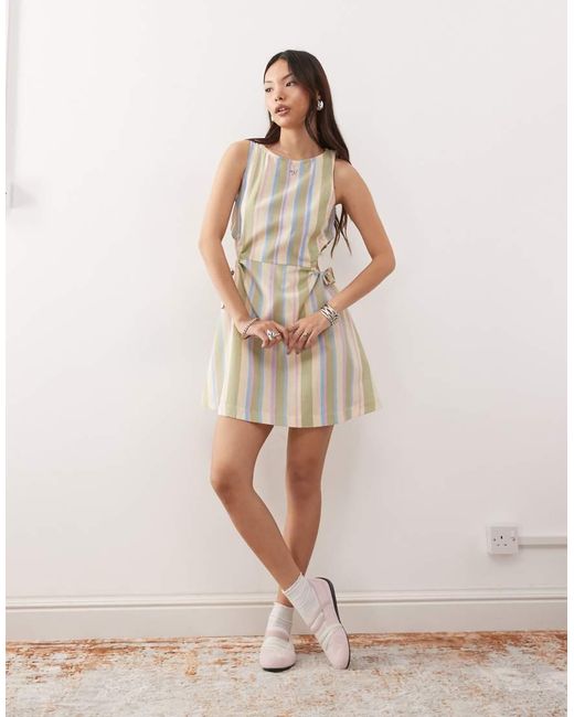 Vestito Corto Effetto Lino A Righe Stile Sdraio Con Laccetti Laterali E Cut-Out di Reclaimed (vintage) in Natural
