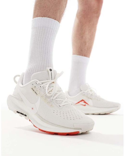 Reactx Pegasus Trail 5 di Nike in White da Uomo