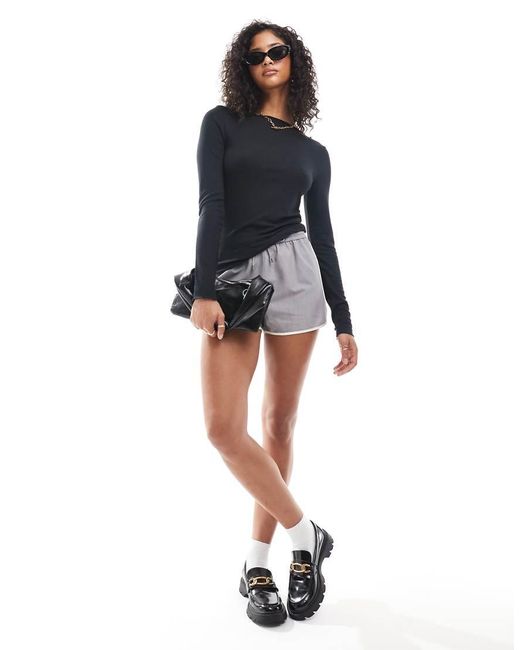 Top A Maniche Lunghe A Coste Con Scollo A Barchetta di Abercrombie & Fitch in Blue