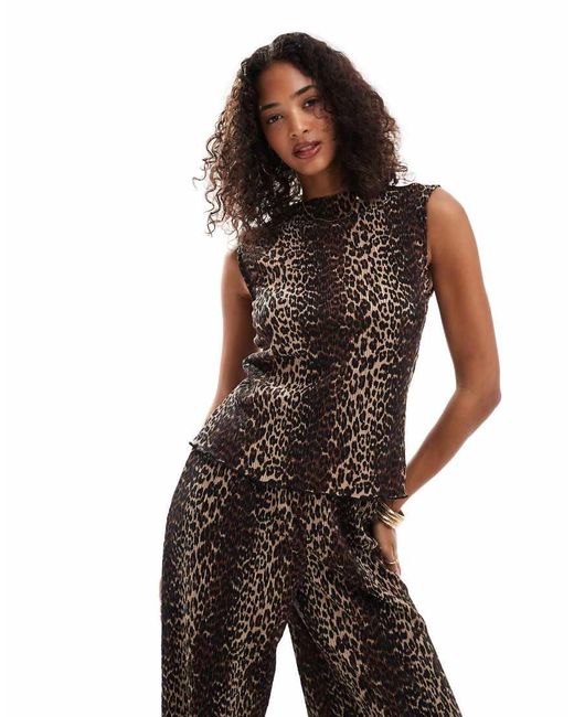 Pieces Hoogsluitende Tanktop Van Mini Plissé in het Brown