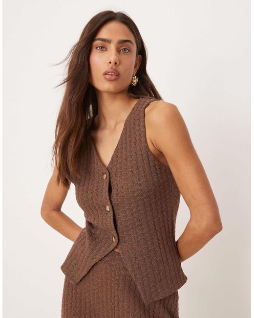 ASOS Brown – durchgeknöpfte, ärmellose strickweste
