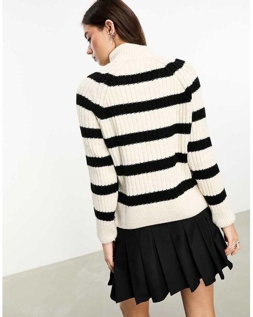 Jersey Color Crema A Rayas Negras Con Cuello Alto Y Detalle De Cremallera De -Blanco ONLY de color Black