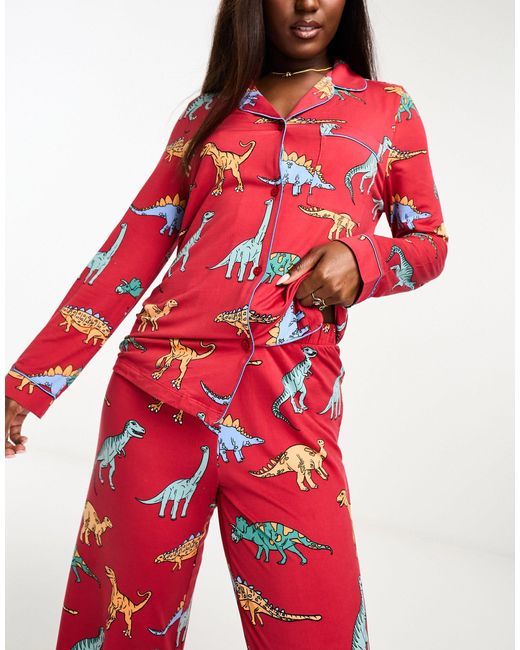 Pyjama long boutonné à imprimé dinosaures Chelsea Peers en coloris Red