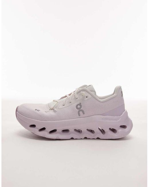 Cloudtilt All Day di On Shoes in White