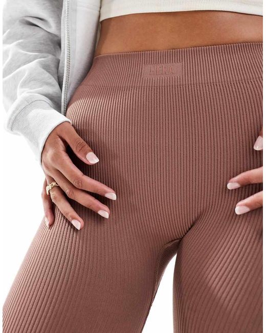 HERA White Ribbed Base Short