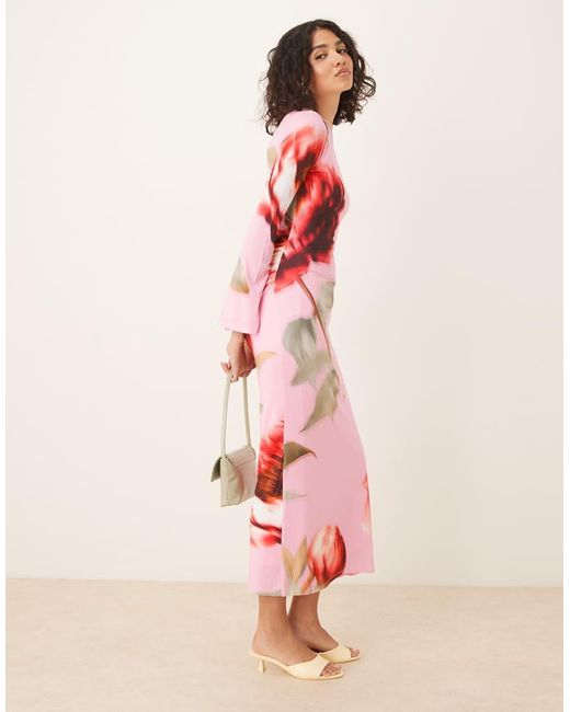 Vestito Midi Rosa Con Stampa A Fiori E Maniche Lunghe A Pipistrello di ASOS in Pink