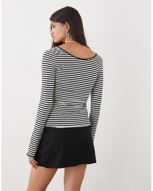 Monki Black Long Sleeve Slim Fit Scoop Neck T-shirt